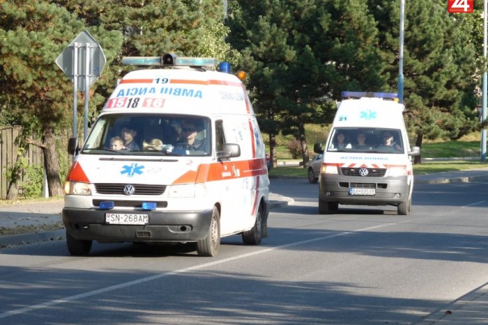 Ilustračný obrázok k článku Hrozná nehoda: Autá sa zrazili s nákladiakom. Kamión vzbĺkol, 3 ľudia sú mŕtvi!